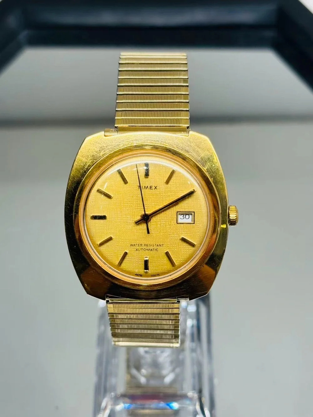 Vintage Timex Automatic 35mm Gold Dial Date Men’s Watch Stretch Band Runs